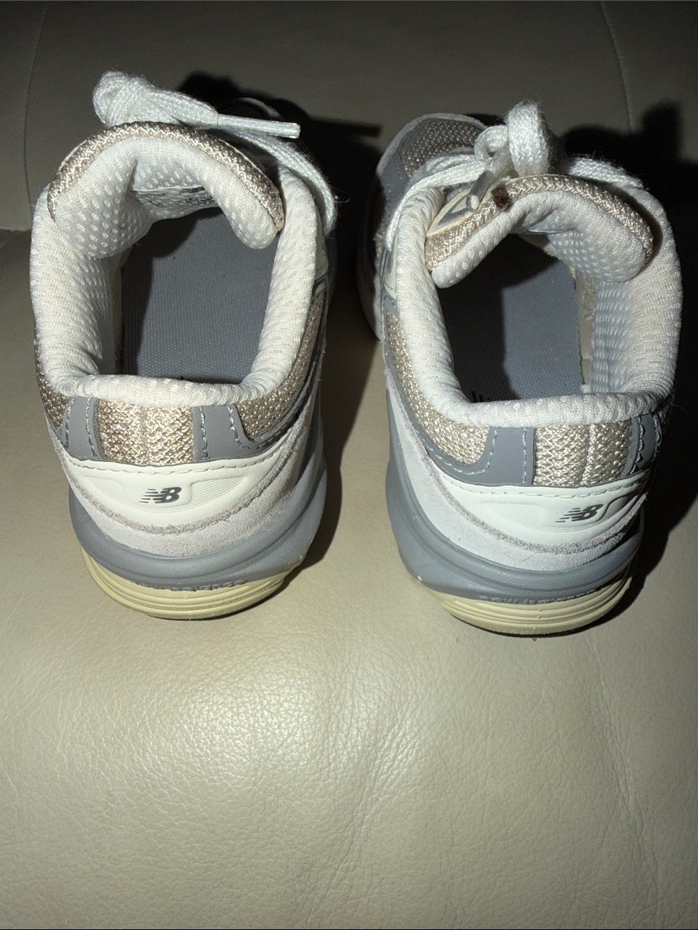 New Balance Kids 990v6 Sneakers in Gray and Cream - Picture 3 of 6